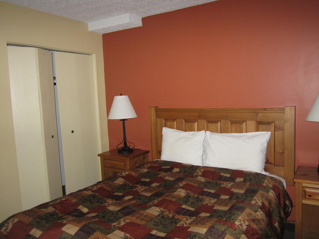 The Pine Inn Chetwynd Pokoj fotografie