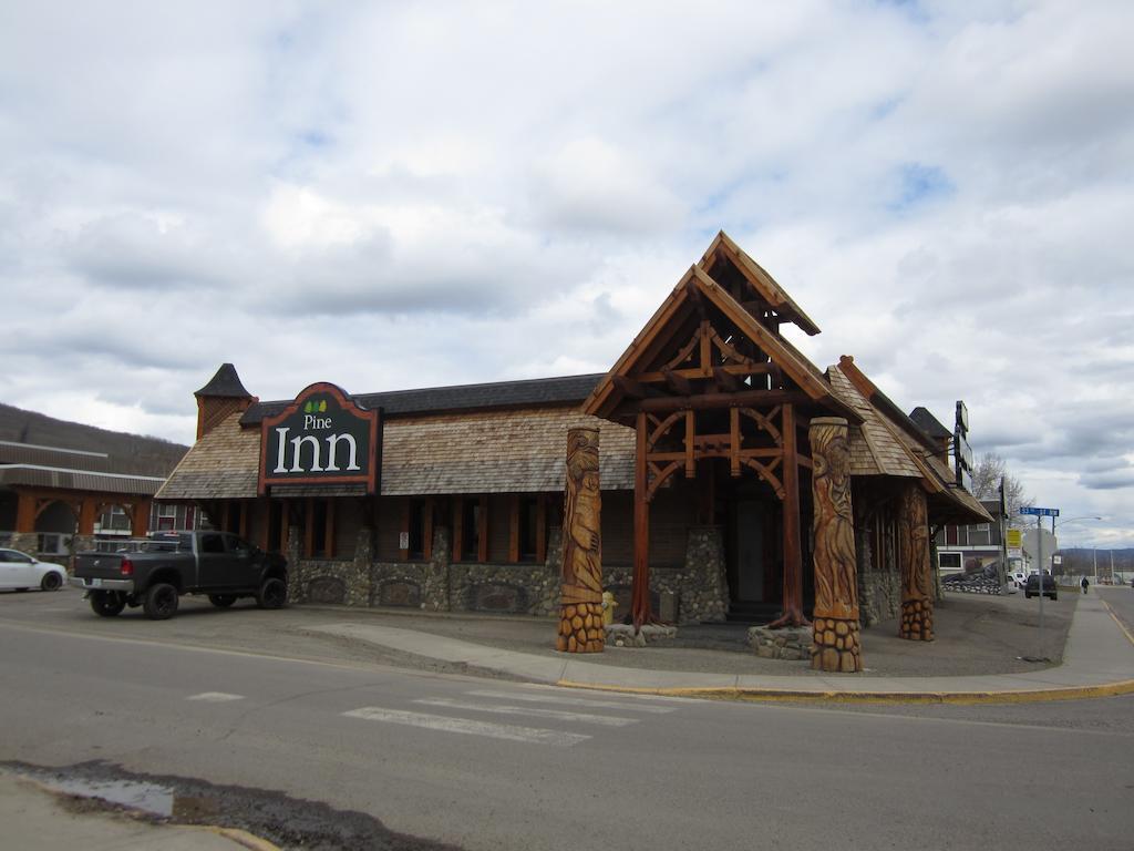 The Pine Inn Chetwynd Exteriér fotografie