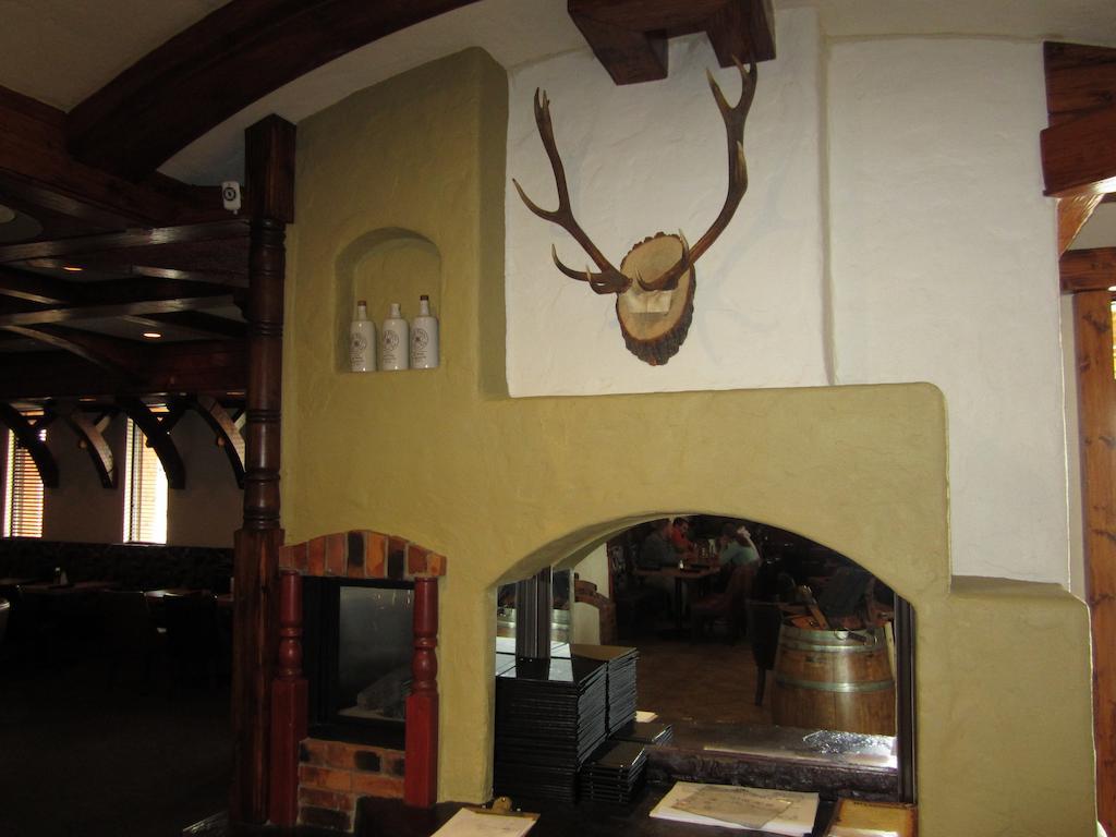 The Pine Inn Chetwynd Exteriér fotografie